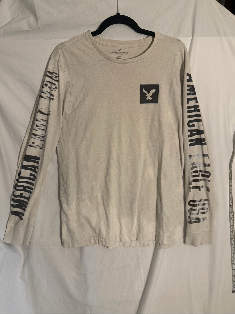 #501 American Eagle Outfitters Men's Long-Sleeve Logo Tee - Light Beige